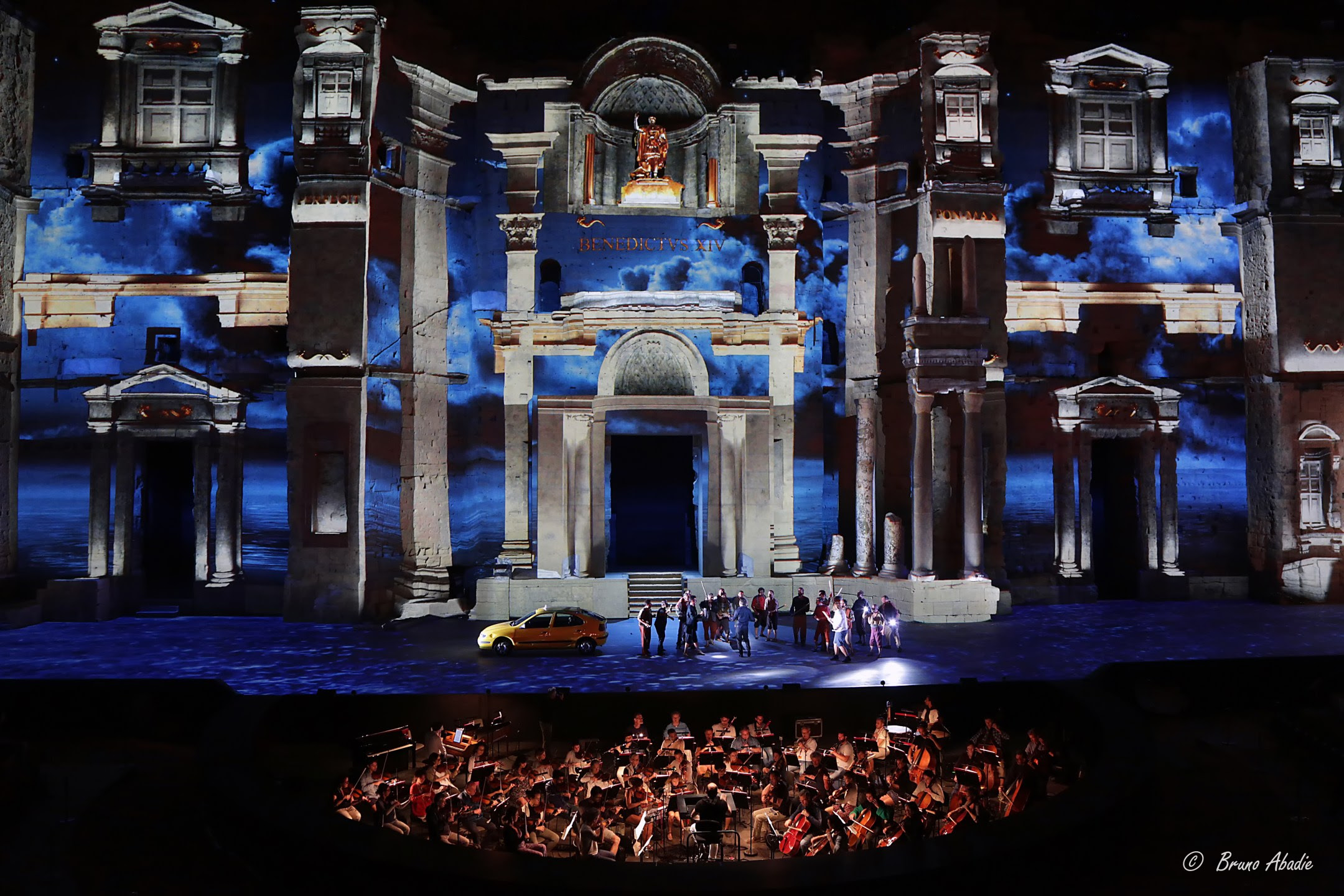 Macerata Opera Festival 2020 #biancocoraggio: three weeks of events for the  Sferisterio festival